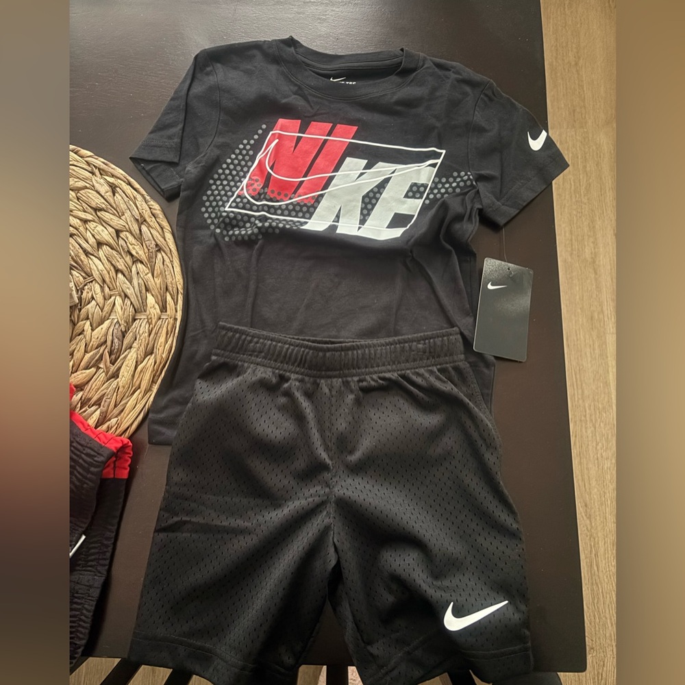 Nike new with tags boy 5t outfit